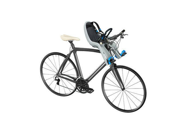 Thule Ride Along Mini Light Grey 100104 op fiets 1