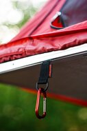 Yakima SkyHooks aan Yakima SkyRise daktent (2)